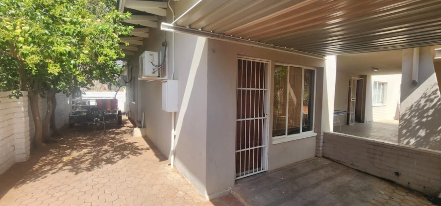 6 Bedroom Property for Sale in Die Rand Western Cape